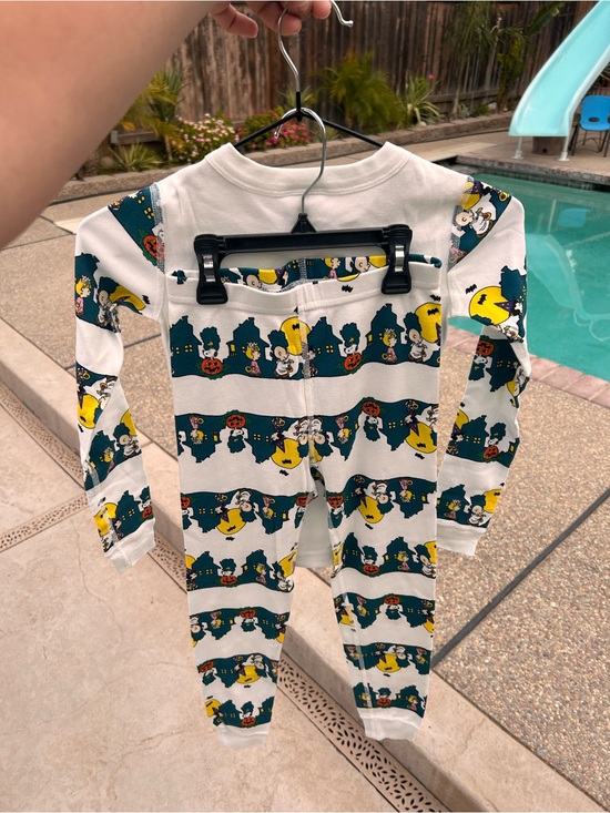 Peanuts Other - Peanuts White Striped Halloween Footie Pajamas with Snoopy & Pumpkin Print